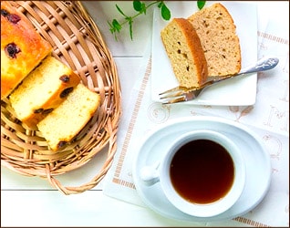 コーヒーとパウンドケーキのセット